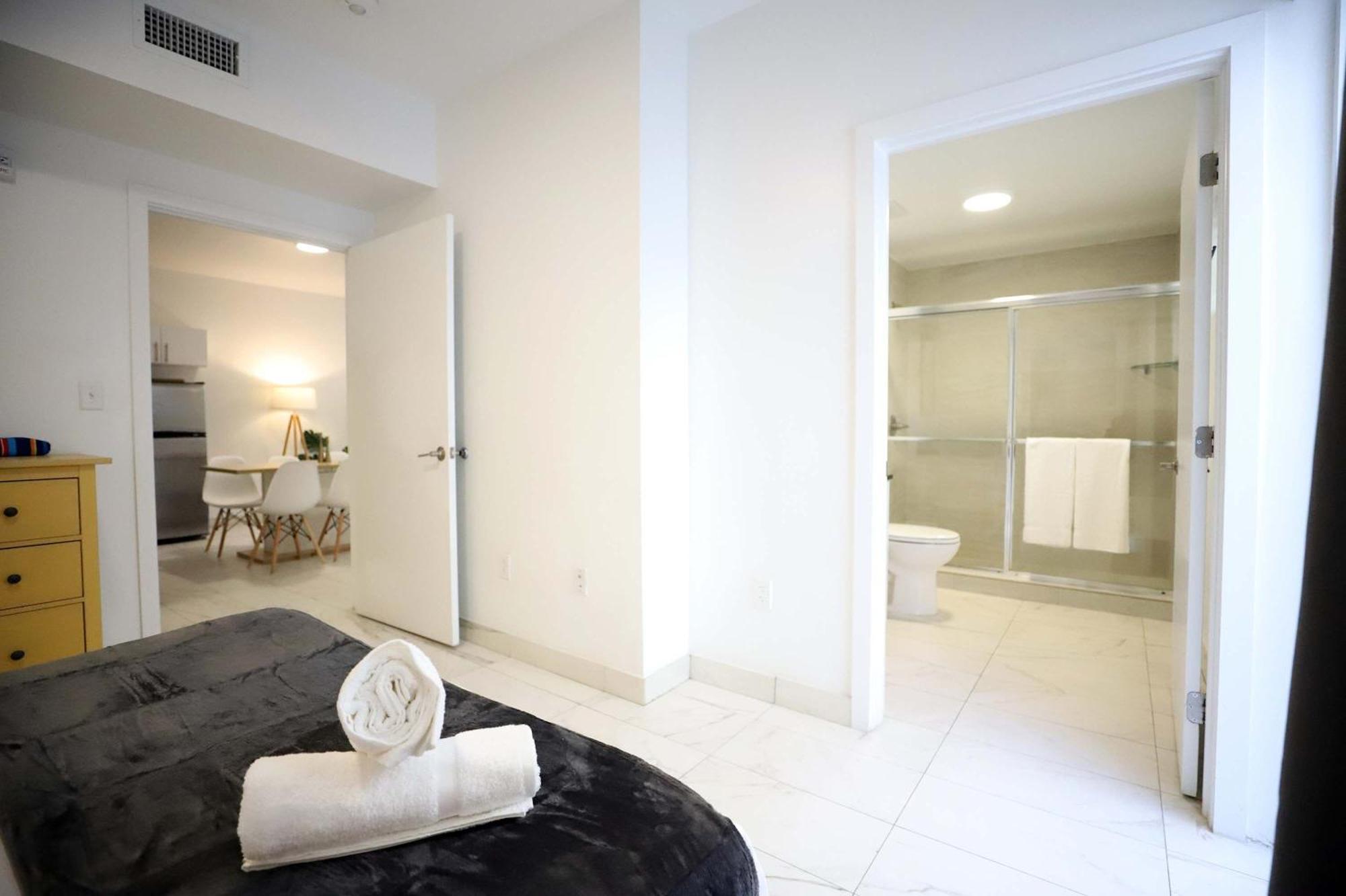 3 Bedroom 3 Bathroom Miami Beach Apartment With Free Parking Bagian luar foto